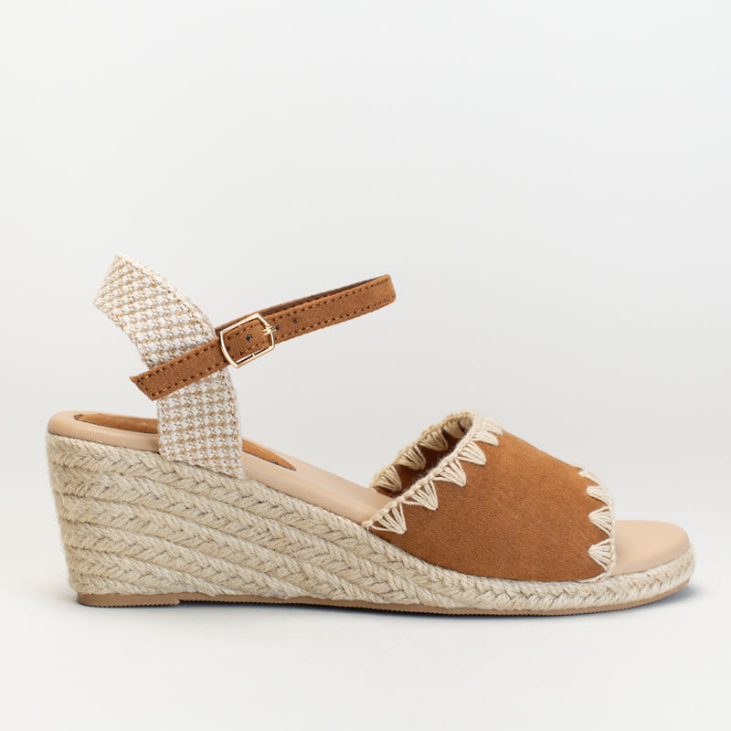 Wedge with Whipstitch