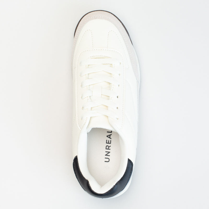 LACE UP SNEAKER