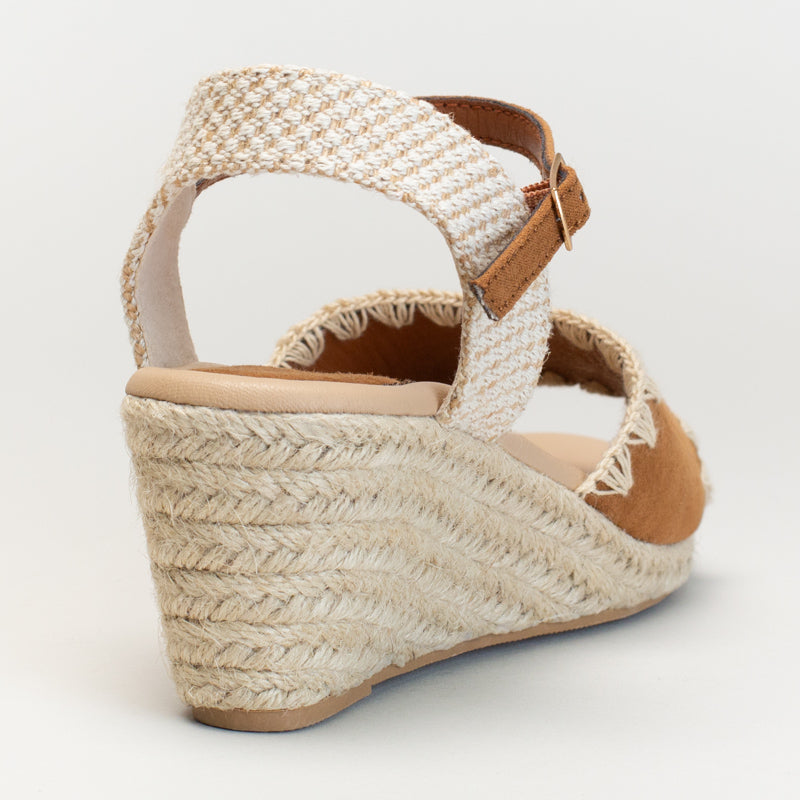 Wedge with Whipstitch