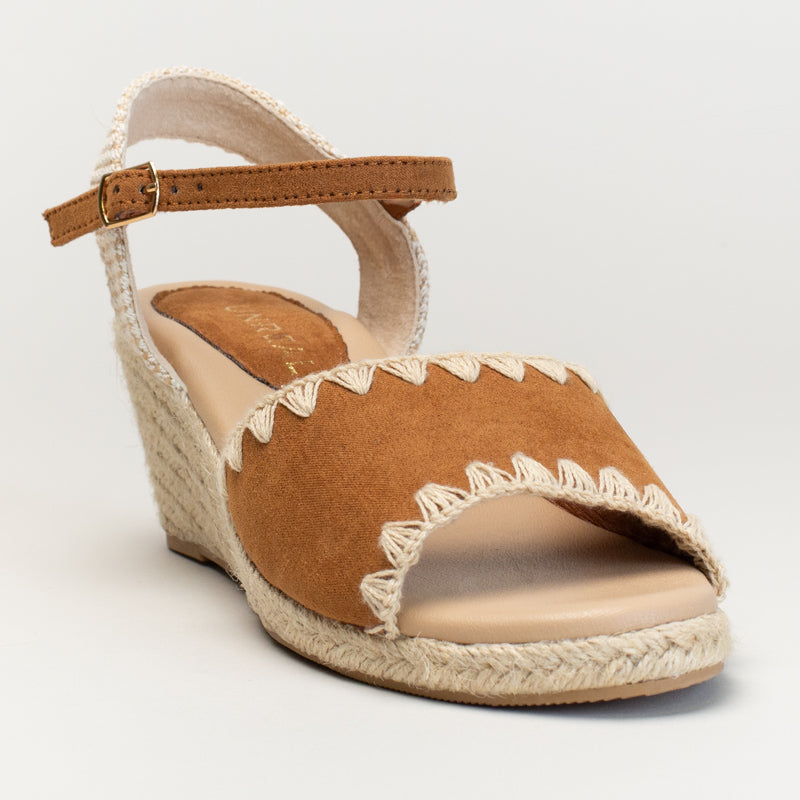 Wedge with Whipstitch