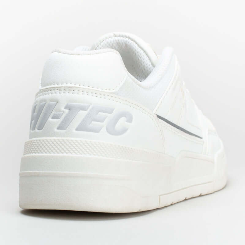 Hi-Tec Freeline women's sneakers featuring a lace-up design and classic silhouette for a secure fit.
