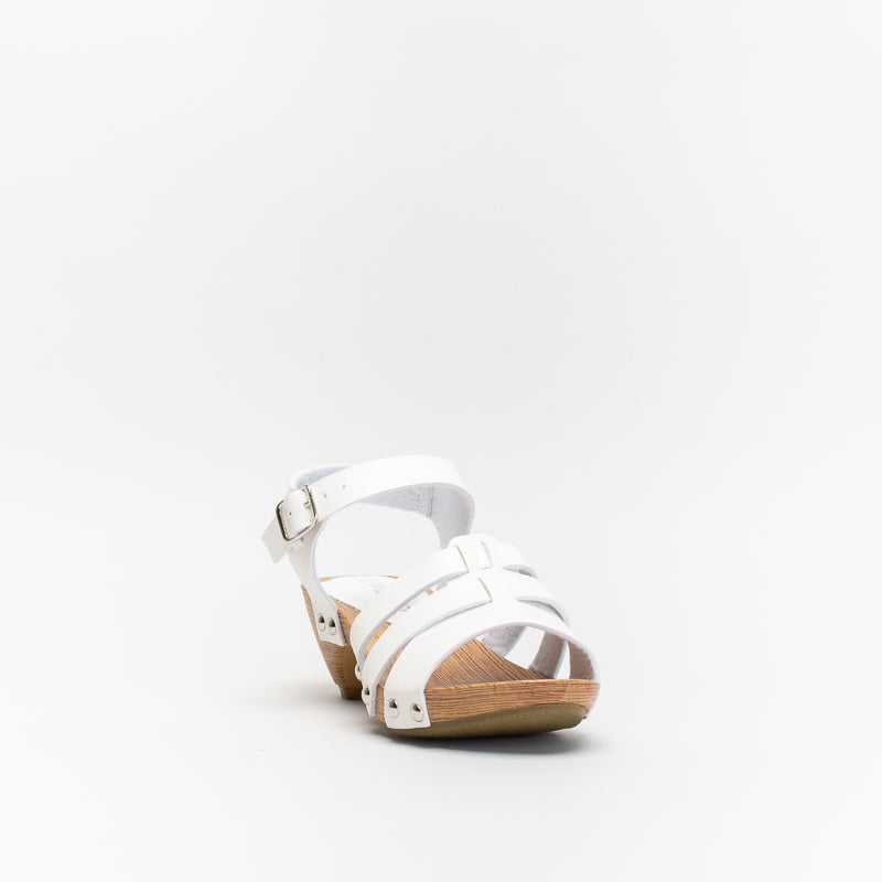 Older Girls Strappy Wood Sandal _ 141091