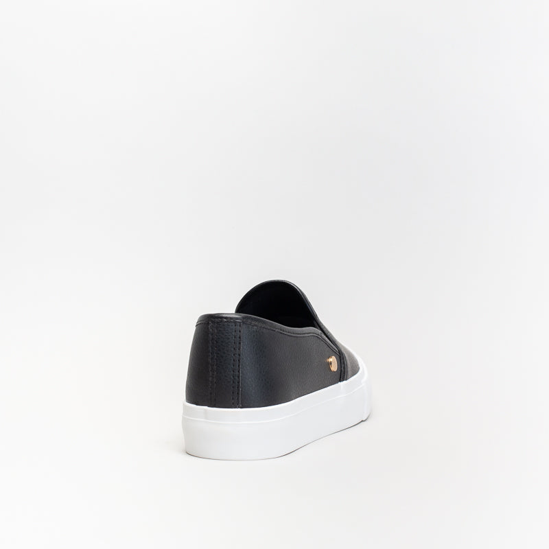 Unreal Women Slip On Classic Sneaker _ 140424
