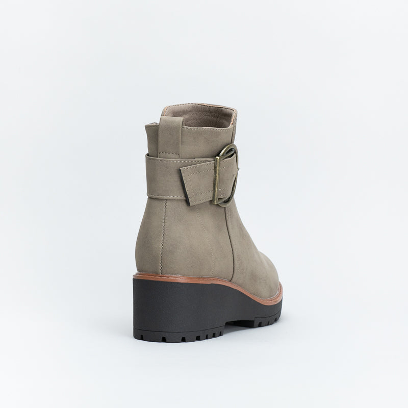 Unreal Women Wedge Buckle Boot _ 137515
