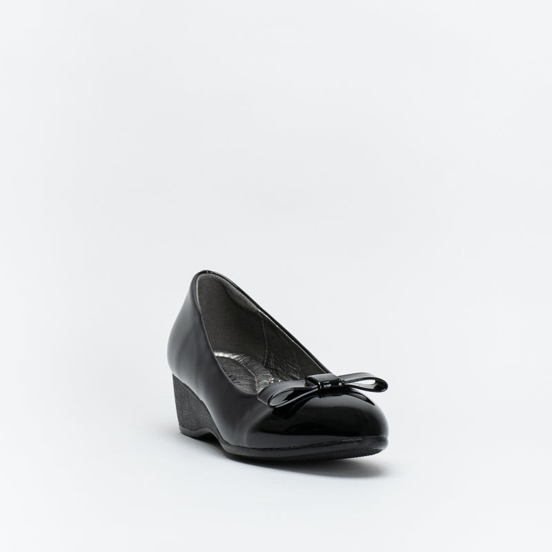 Giovanni Women Comfort Patent Wedge With Bow _ 138278