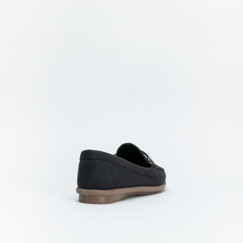 Pierre Cardin Women Metal Trim Loafer _ 137569