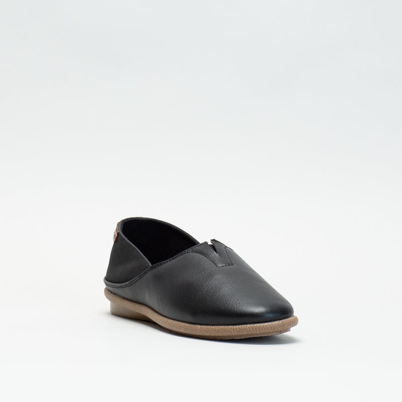 Pierre Cardin Women V-Cut Slip-On Shoe _ 137566