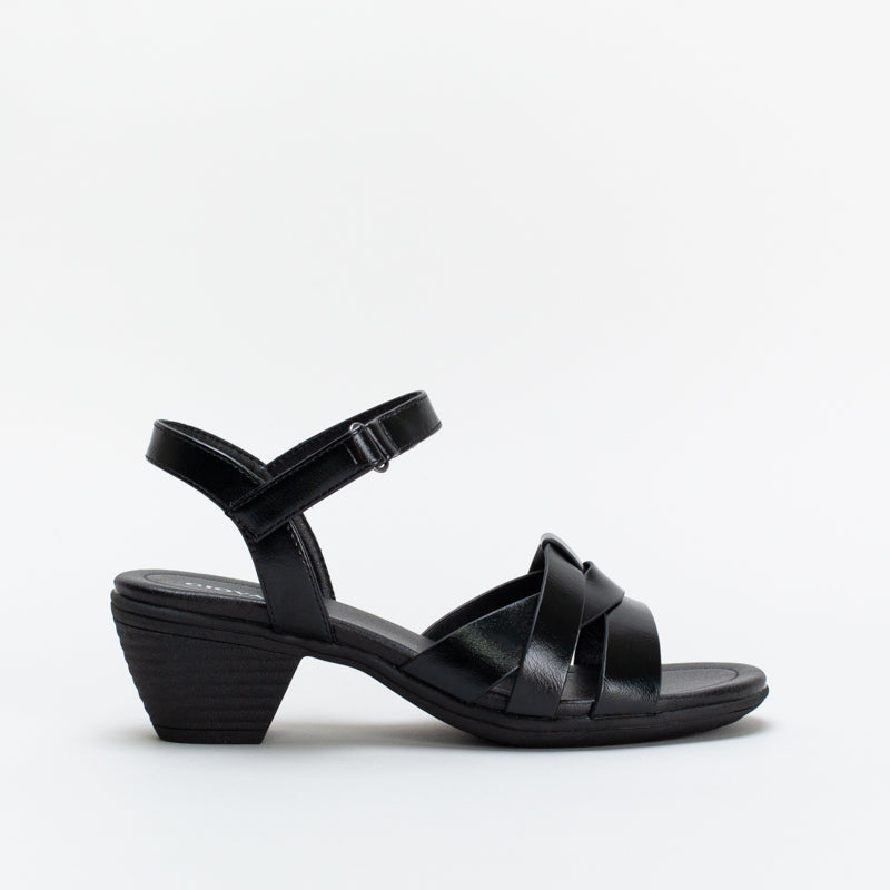 Giovanni Women Comfort Patent Block Heel Sandal _ 144785