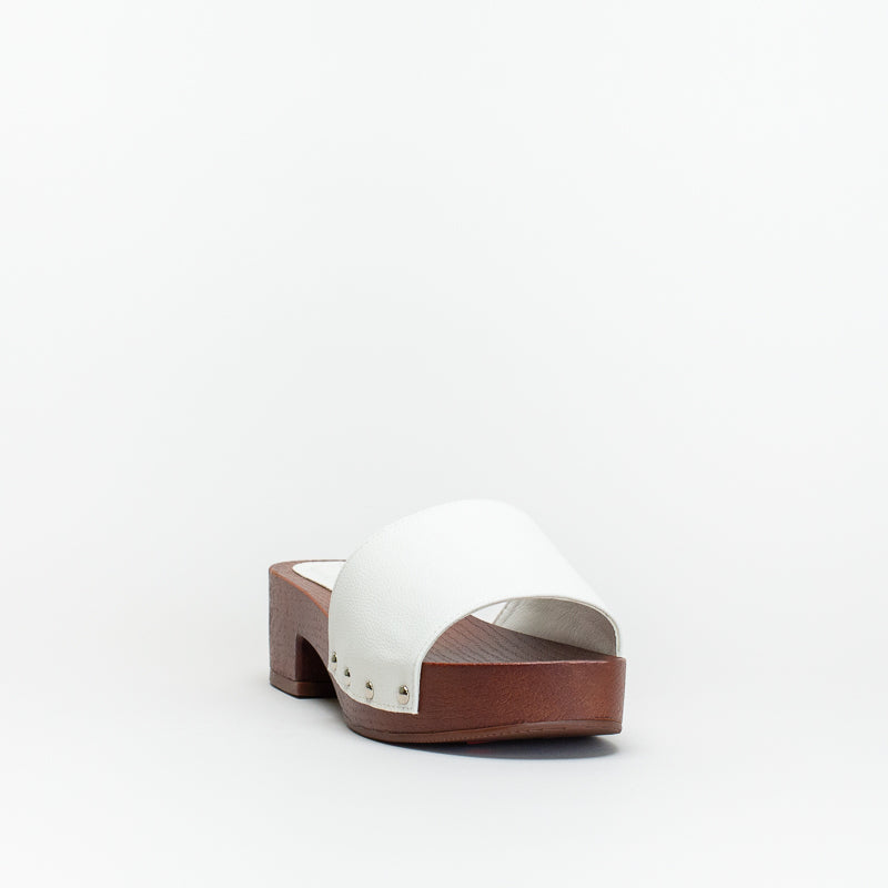 Unreal Women Classic Wood Look Mule _ 142866