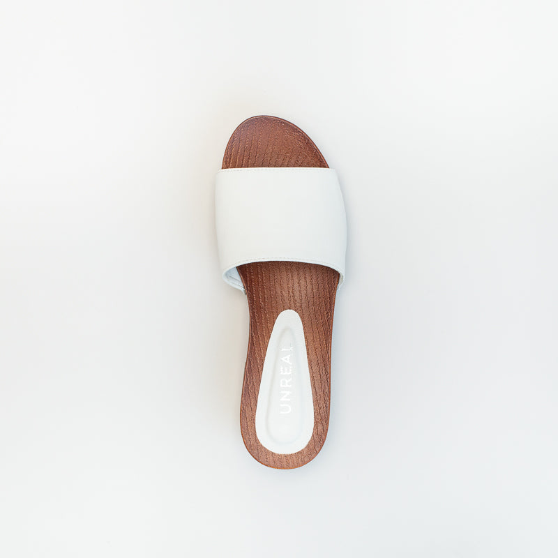 Unreal Women Classic Wood Look Mule _ 142866