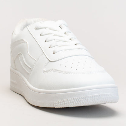 Older boys lace up trainer