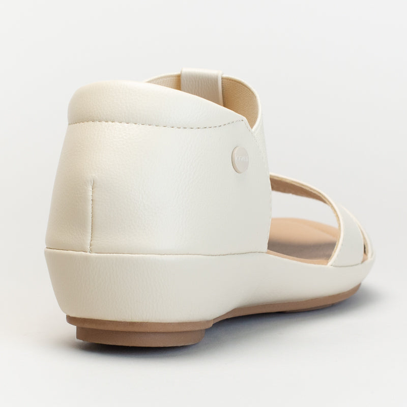 Bata Comfit T-bar wedge