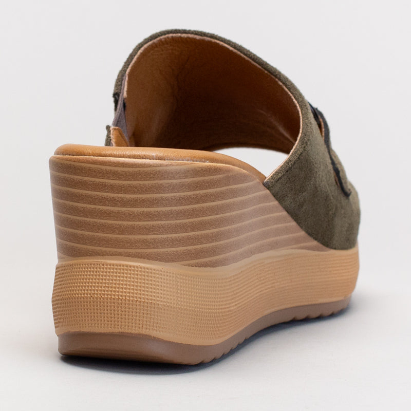 Comfort Mule Wedge with Chain Trim