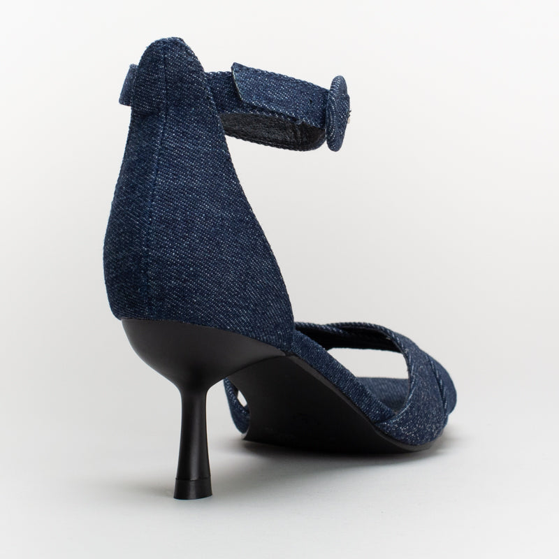 KITTEN HEEL WITH CROSS OVER STRAP