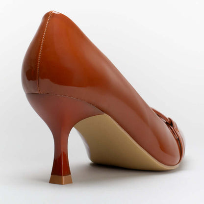 PATENT KITTEN HEEL