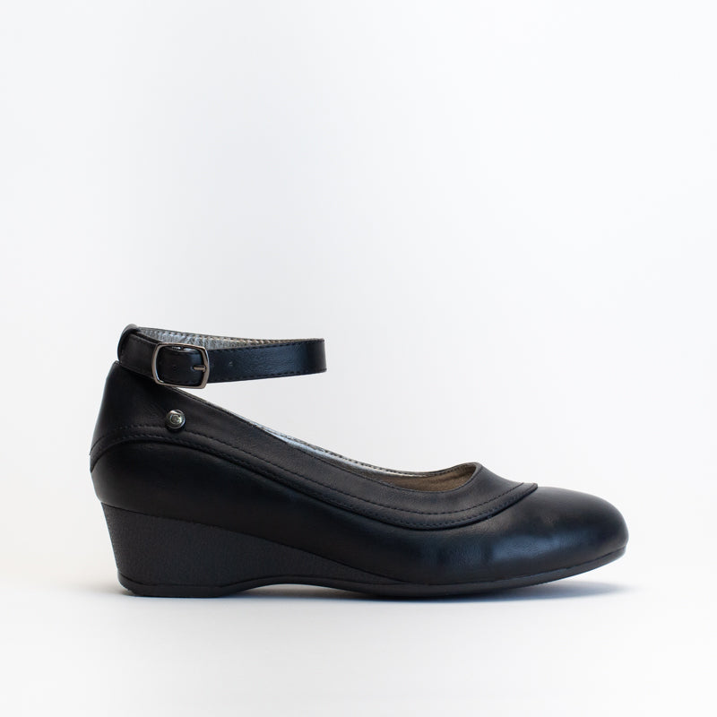 Giovanni Women Wedge With Ankle Strap Shoe _ 150596