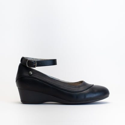 Giovanni Women Wedge With Ankle Strap Shoe _ 150596