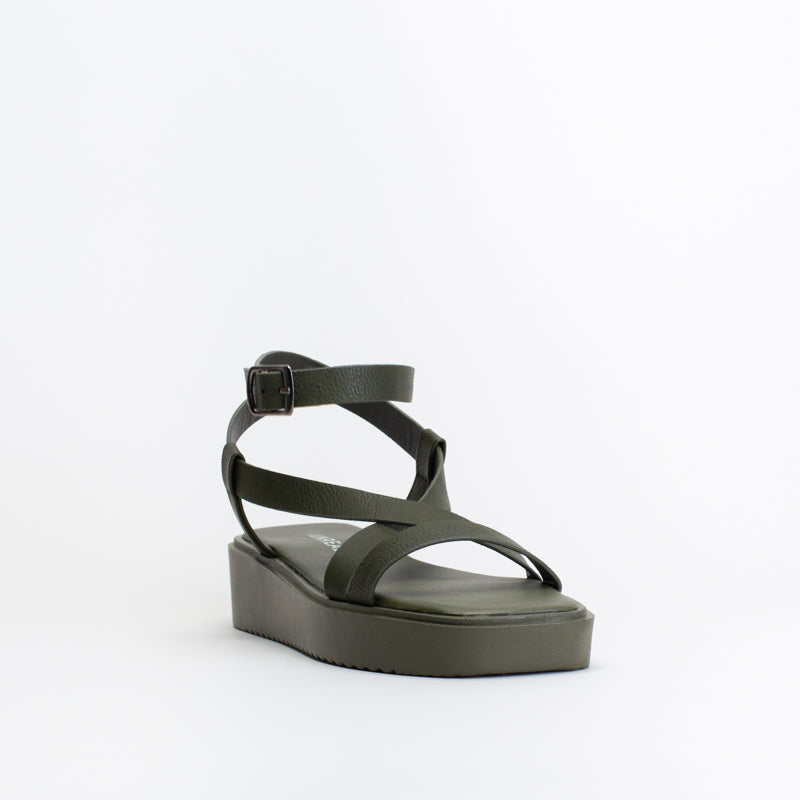 Unreal Women Flatform X-Over Sandal _ 150681