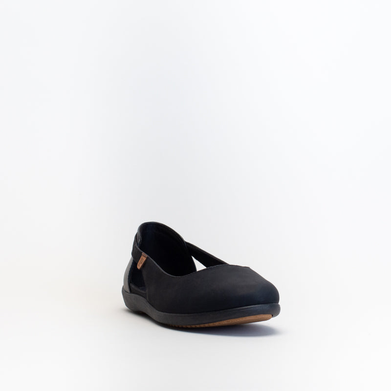 Pierre Cardin Women Sporty Cut Out Pump _ 152970