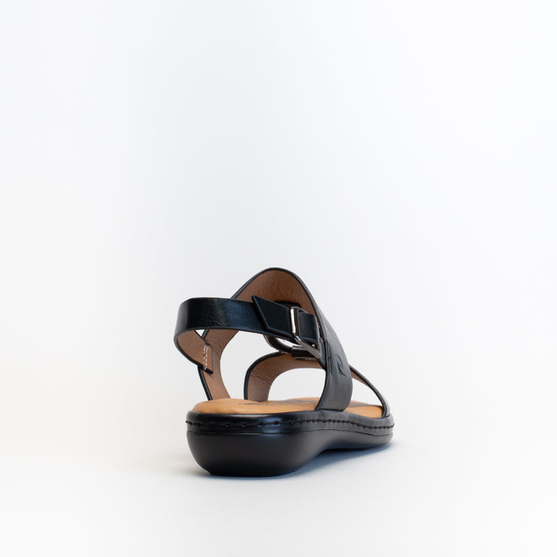 Pierre Cardin Women Metal Trim Sandal _ 152991