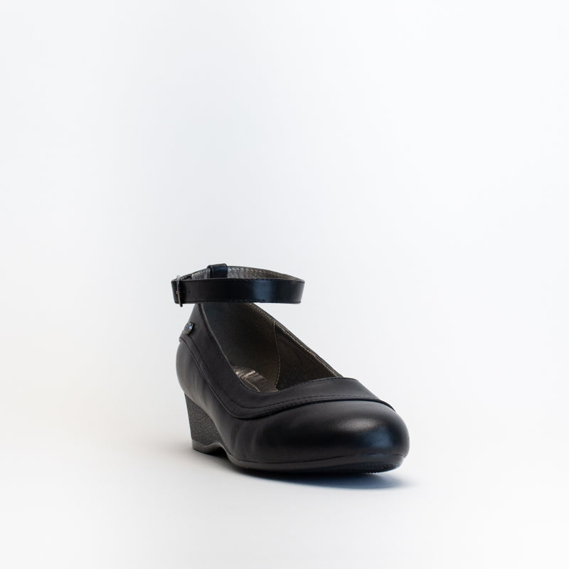 Giovanni Women Wedge With Ankle Strap Shoe _ 150596