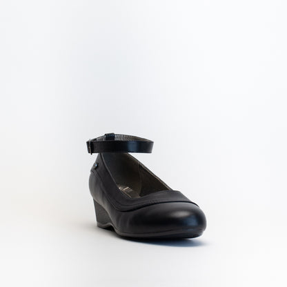 Giovanni Women Wedge With Ankle Strap Shoe _ 150596