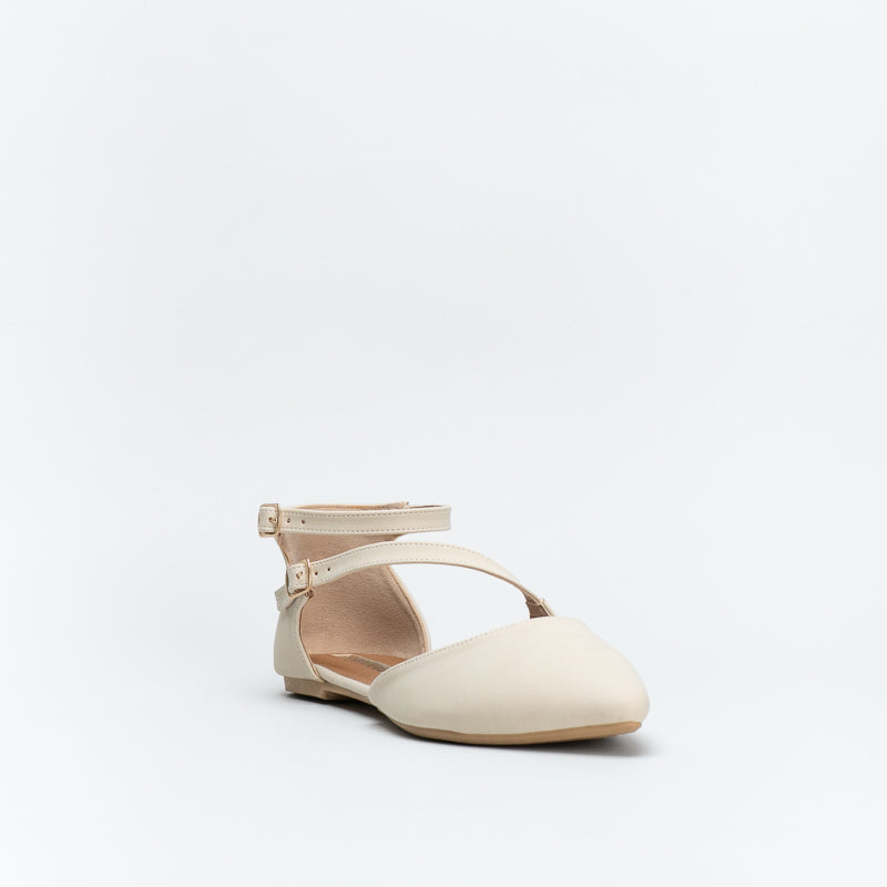 Unreal Women Comfort Pointy Flat A-Symetic Shoe _ 137950