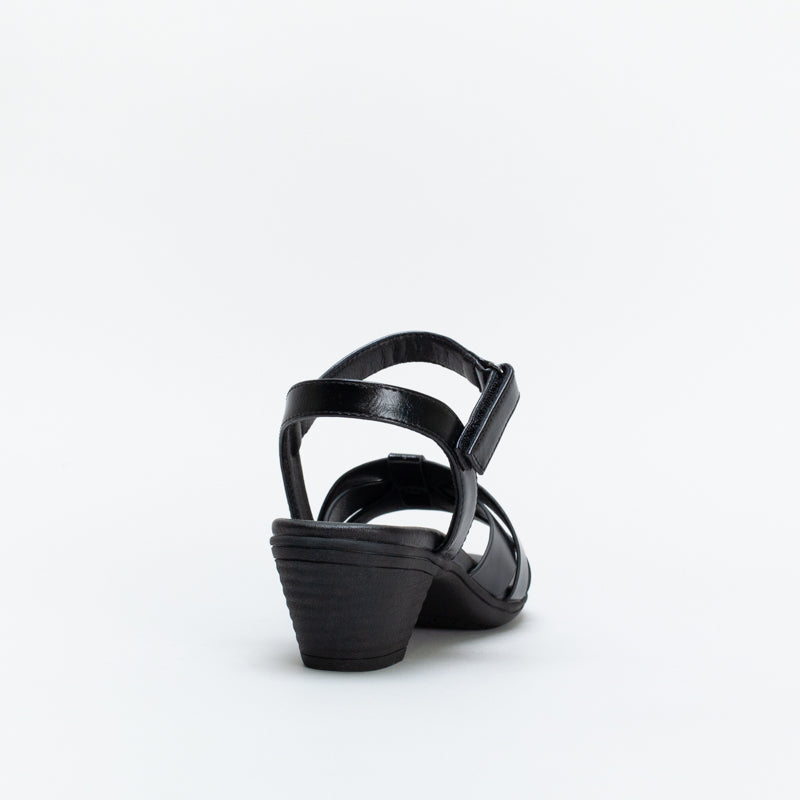 Giovanni Women Comfort Patent Block Heel Sandal _ 144785