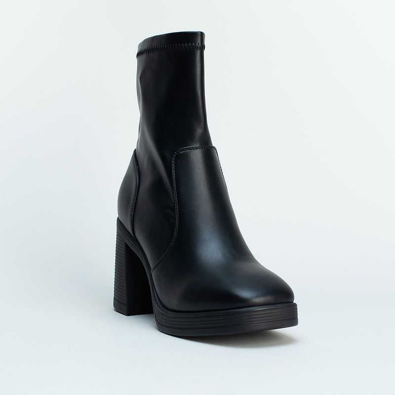 Block Heel Boot _ 160045