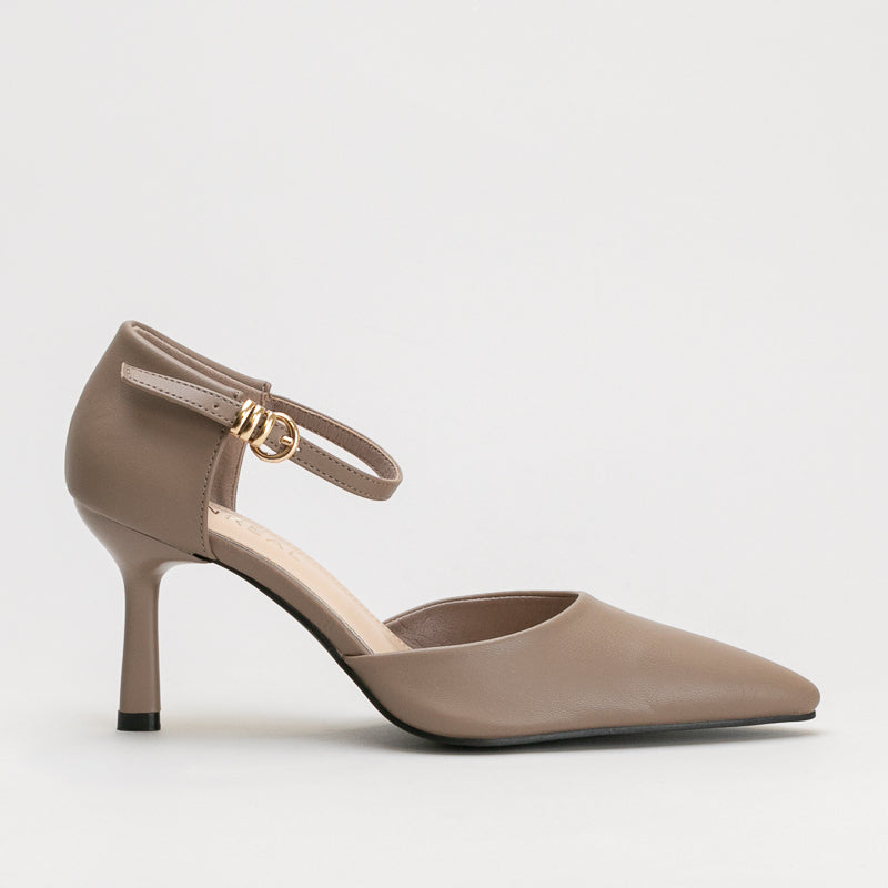 Pointy Court Shoe with Ankle Strap _ 160882