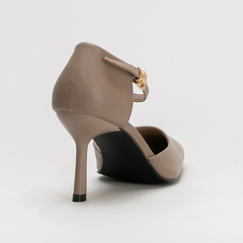 Pointy Court Shoe with Ankle Strap _ 160882
