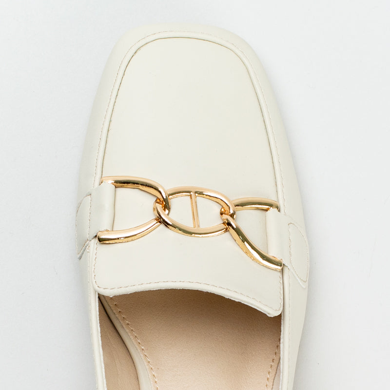 SLING BACK BLOCK HEEL WITH SADDLE TRIM