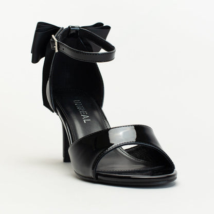 Heel With Oversized Bow