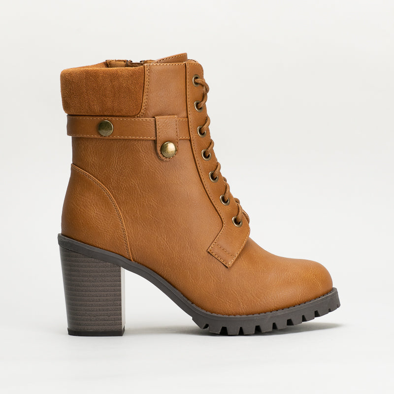 Unreal Women Heeled Hiker Boot _ 135601